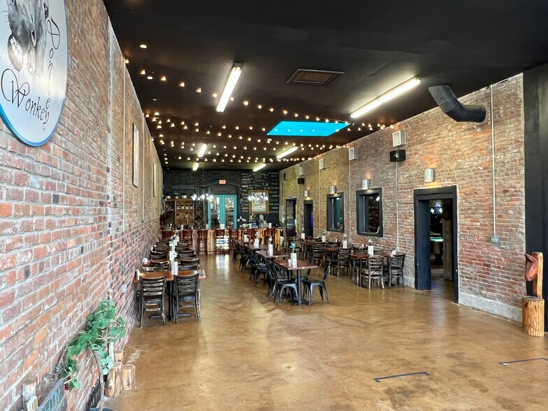 More Photos Of 503-505 S Main St, Calvert Restaurant For Sale