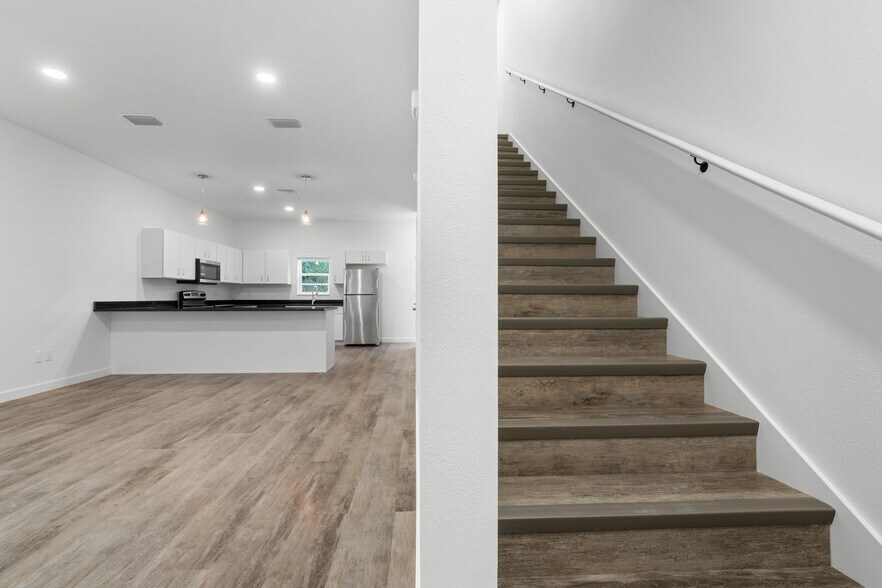 More Photos Of 2755 SE 17th St, Ocala Apartments For Sale