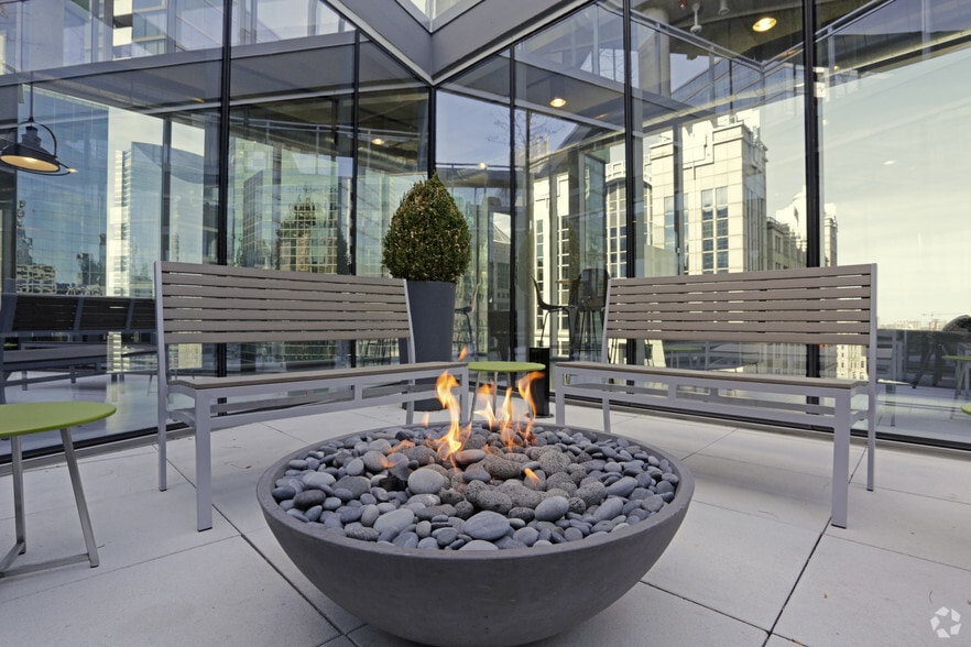 More Photos Of 215 W Lake St, Chicago Apartments For Lease
