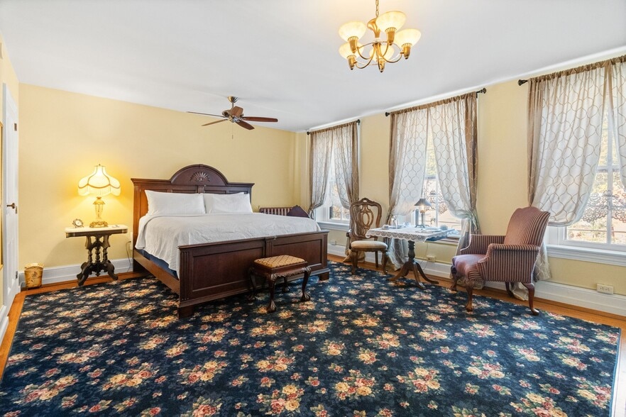 More Photos Of 23-25 Race St, Jim Thorpe Hospitality For Sale