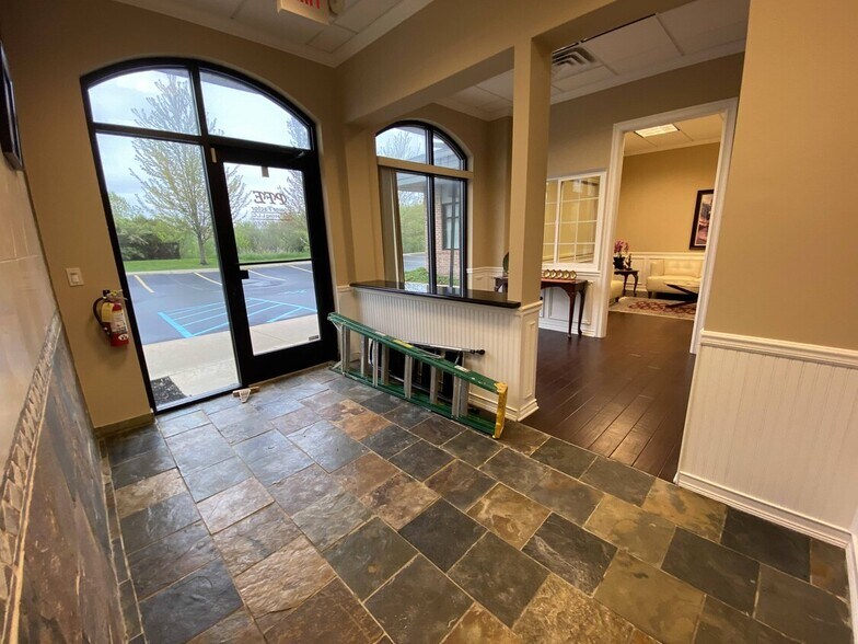 More Photos Of 42500 Eleven Mile Rd, Novi Medical For Lease