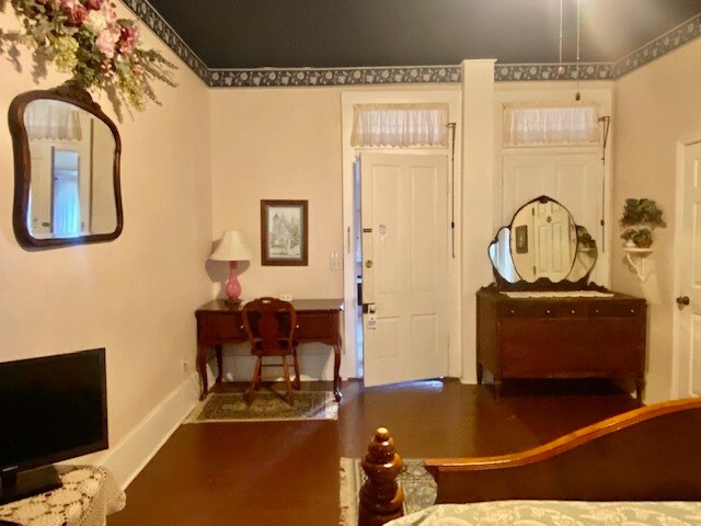 More Photos Of 313 S Green St, Glasgow Hospitality For Sale