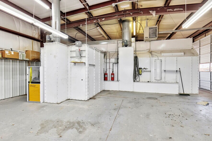 More Photos Of 11209 W Kellogg, Wichita Auto Dealership For Sale