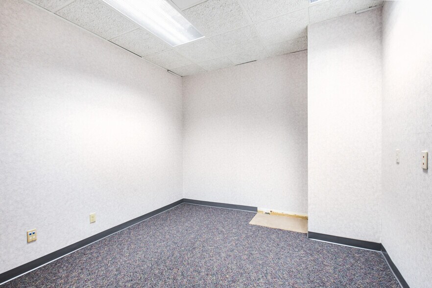 More Photos Of 5751 Uptain Rd, Chattanooga Office For Lease