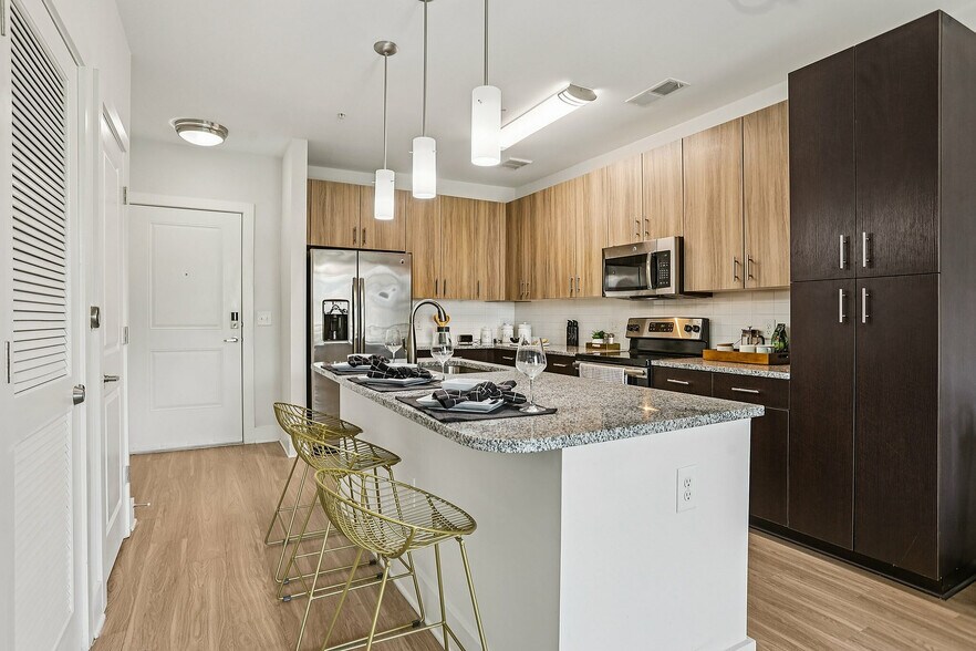 More Photos Of 6050 Roswell Rd NE, Sandy Springs Apartments For Lease