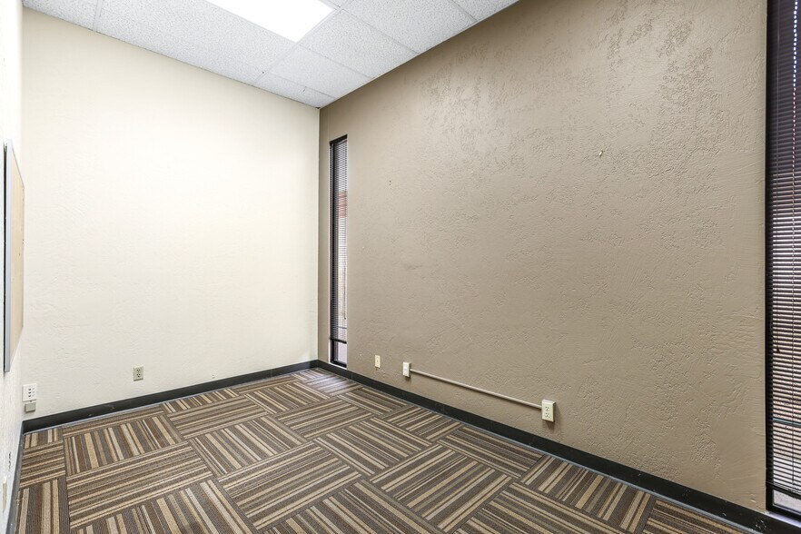 More Photos Of 2100 E Tahquitz Canyon Way, Palm Springs Medical For Lease