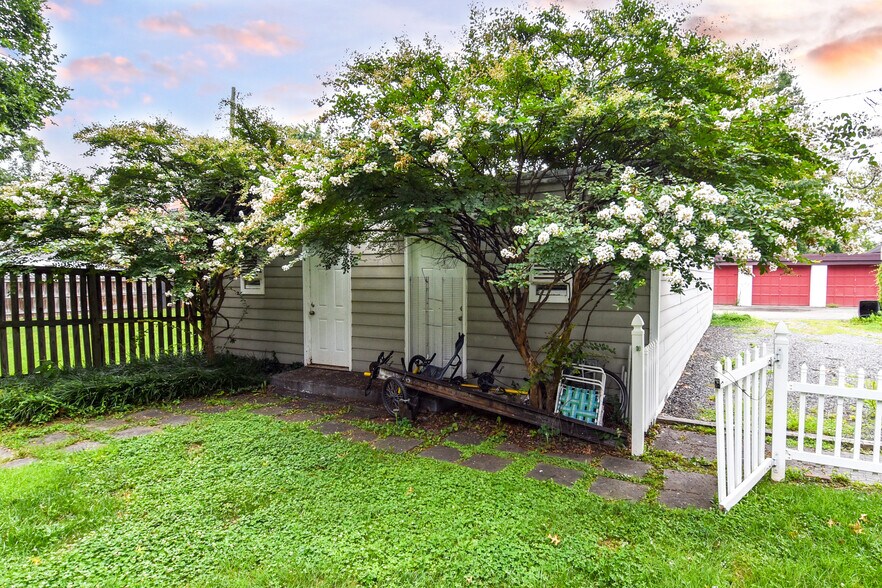 More Photos Of 1705 Commonwealth Ave, Alexandria Apartments For Sale