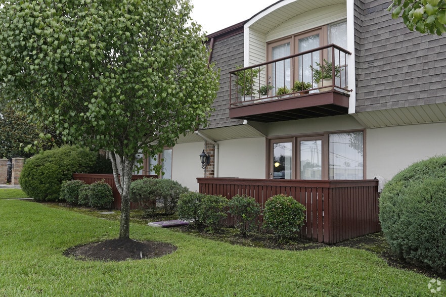 More Photos Of 1901 Lafayette St, Gretna Apartments For Sale