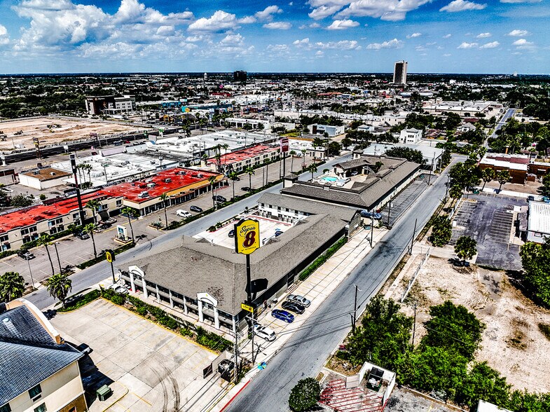 More Photos Of 1505 S 9th St, McAllen Hotel For Sale