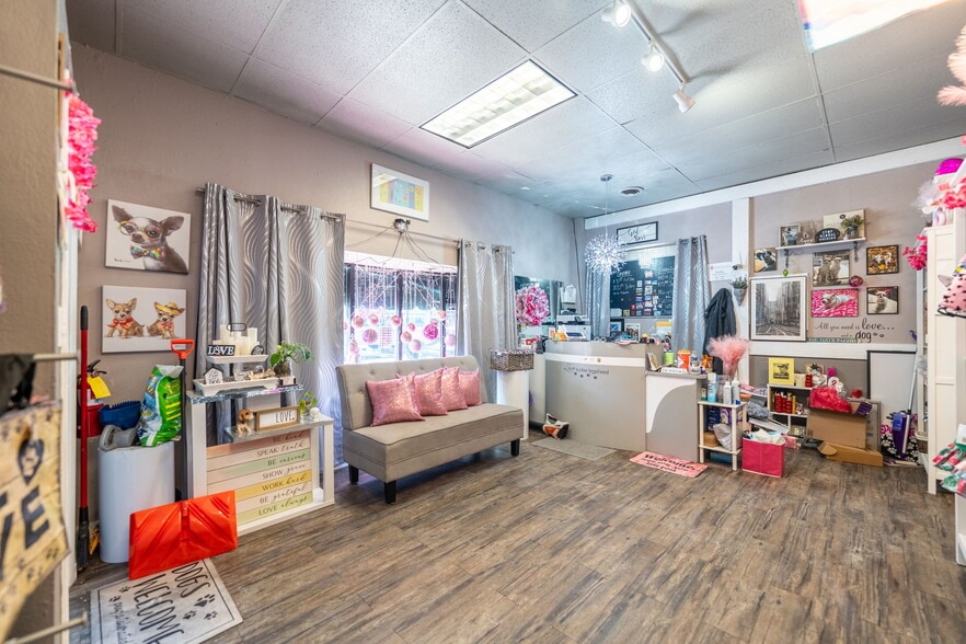 More Photos Of 733-735 Allegheny River Blvd, Verona Storefront For Sale