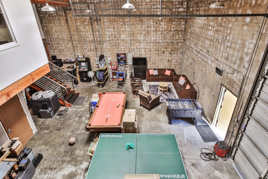More Photos Of 3720 Skypark Dr, Torrance Research And Development For Lease
