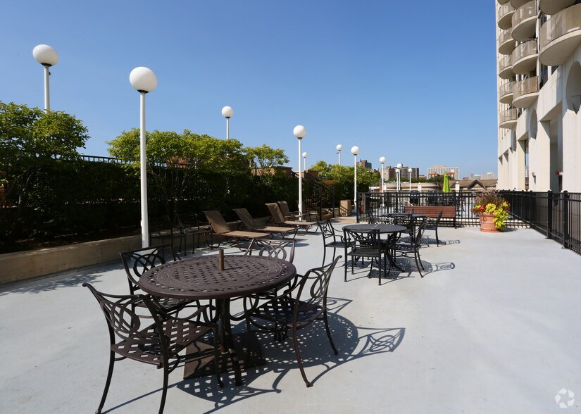 More Photos Of 4334 N Hazel St, Chicago Apartments For Lease