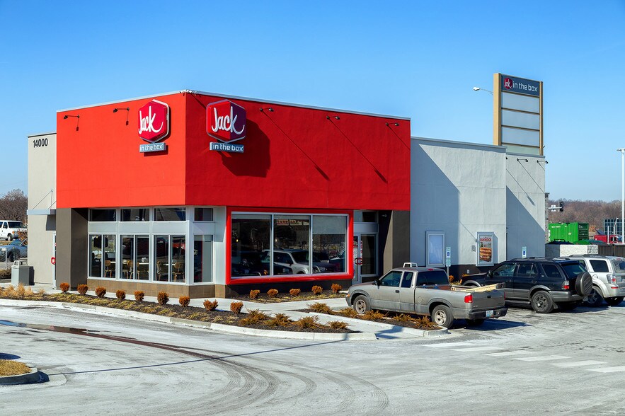 More Photos Of 14000 E 42nd St S, Independence General Retail For Sale