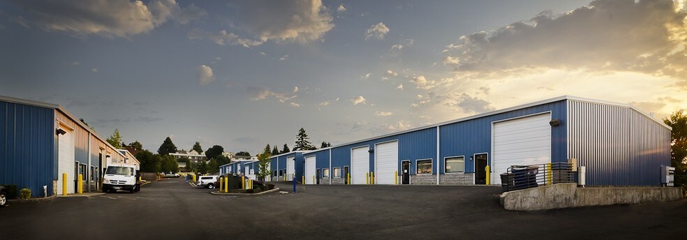 More Photos Of 1915 E 5th St, Vancouver Unknown For Lease