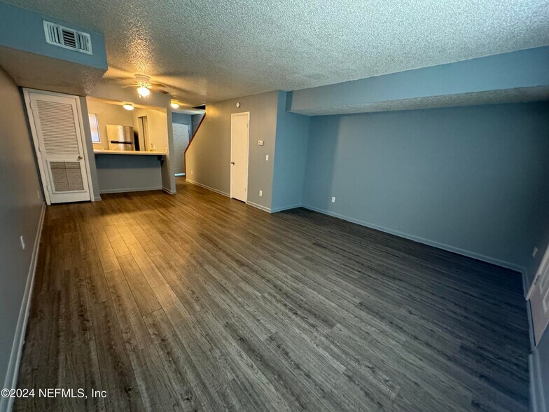 More Photos Of 1357 Kingsley Ave, Orange Park Apartments For Sale
