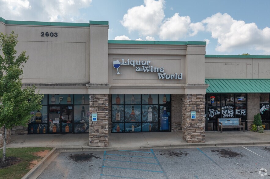 More Photos Of 2603 N Pleasantburg Dr, Greenville Unknown For Lease