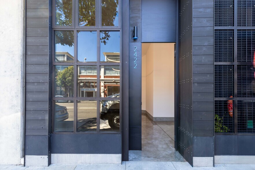 More Photos Of 2422 3rd St, San Francisco Storefront Retail Office For Lease