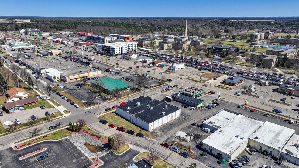 More Photos Of 1601 6th Ave, Stevens Point Freestanding For Lease