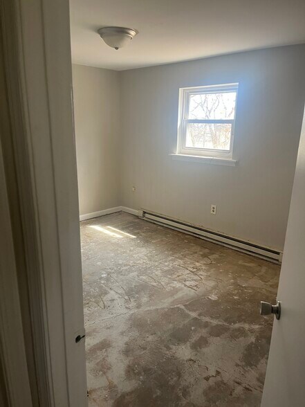 More Photos Of 1701 Mayfield Dr, Roanoke Apartments For Sale