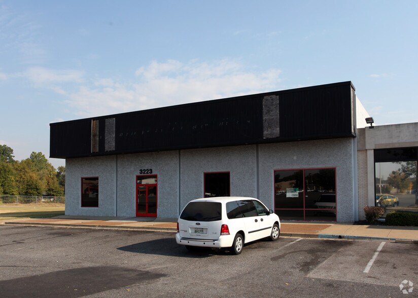 More Photos Of 3223 Austin Peay Hwy, Memphis Freestanding For Lease