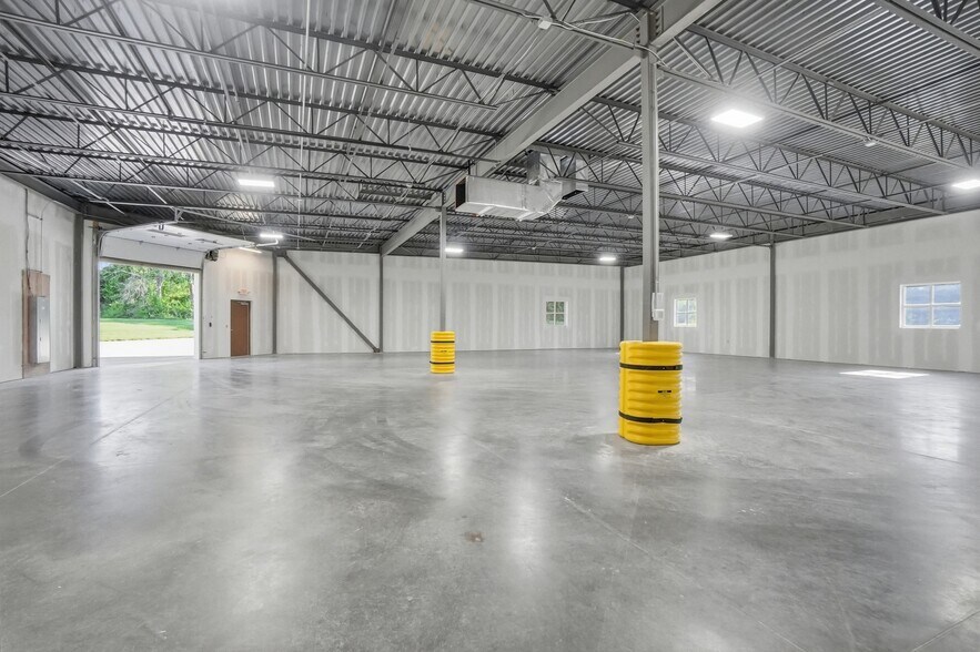 More Photos Of 1740 Thomas Paine Pky, Dayton Warehouse For Lease