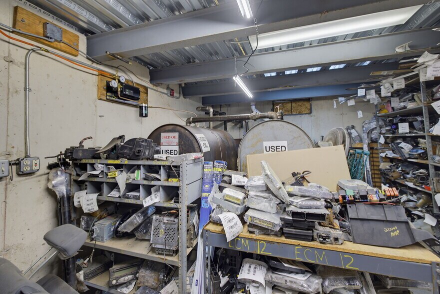 More Photos Of 428 Railroad St, Thomaston Industrial For Sale