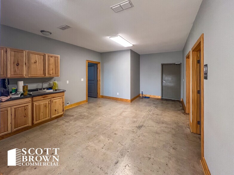 More Photos Of 212 Lake Rd, Bridgeport Industrial For Sale