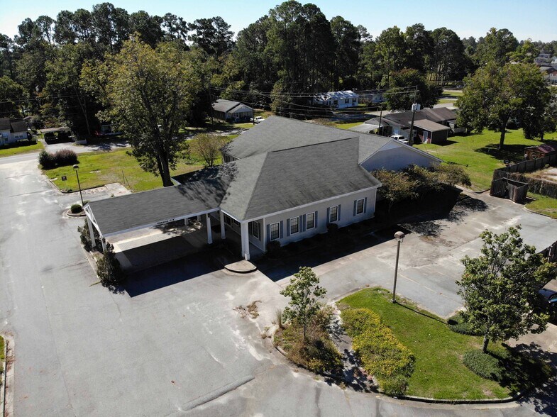 More Photos Of 354 E Washington Ave, Ashburn Healthcare For Sale