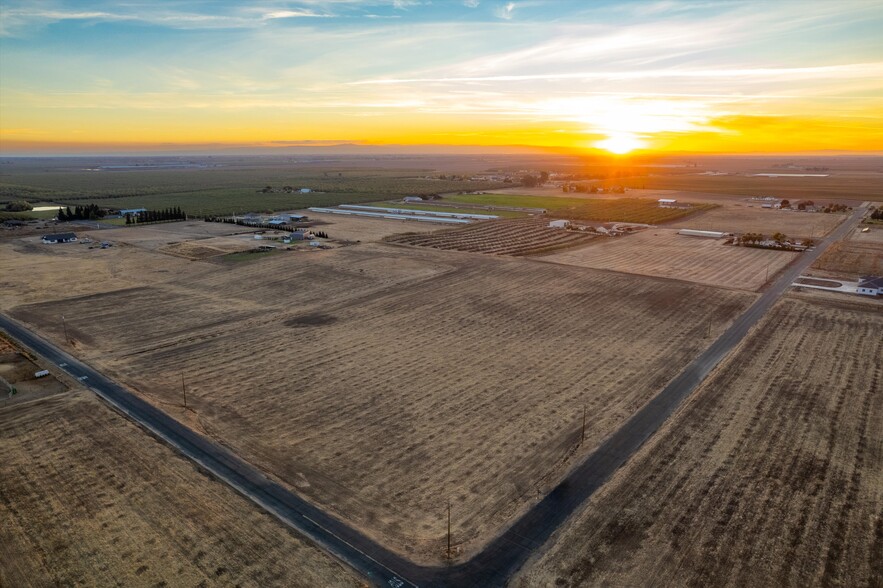 Primary Photo Of 29356 Via Casalina Pkwy, Escalon Land For Sale