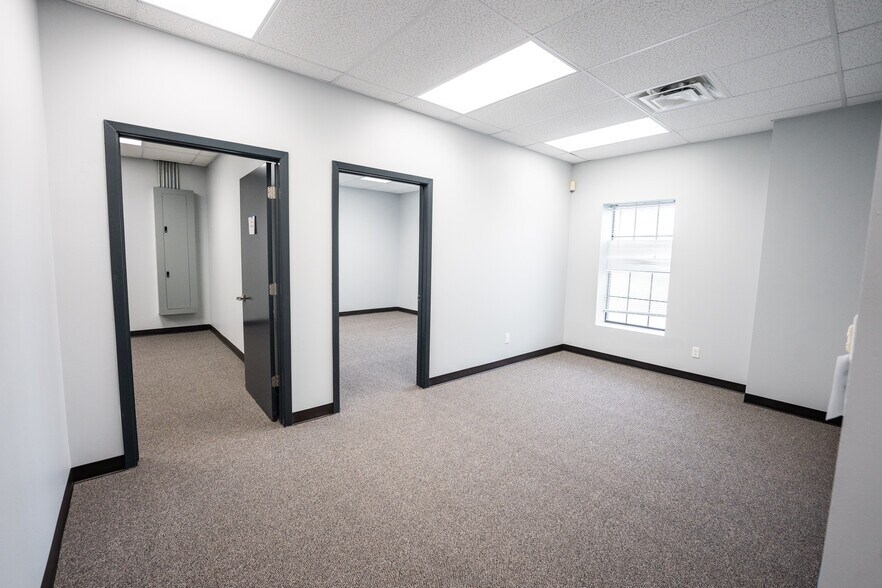 More Photos Of 1120 Toro Grande, Cedar Park Light Distribution For Sale