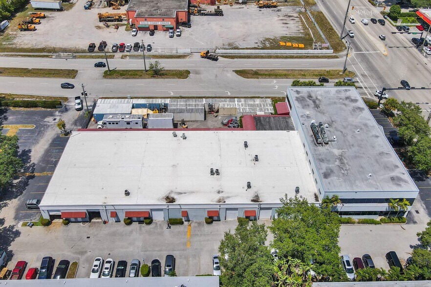 More Photos Of 2870 Stirling Rd, Hollywood Light Distribution For Sale