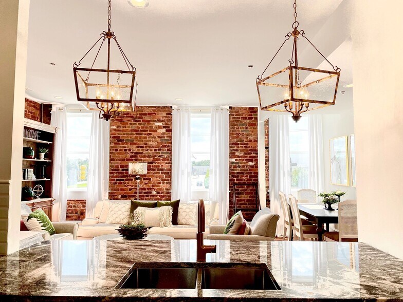 More Photos Of 114 N Walnut St, Seneca Storefront Retail Residential For Sale