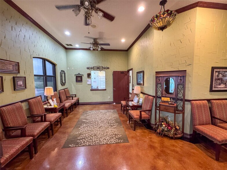 More Photos Of 1700 Gallagher Dr, Sherman Medical For Sale