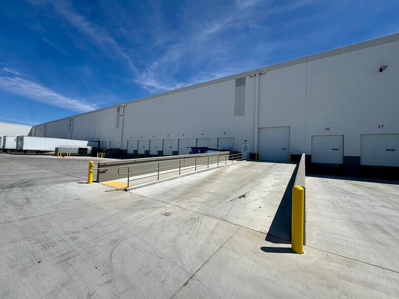 More Photos Of 5245 N Sloan Ln, Las Vegas Distribution For Lease