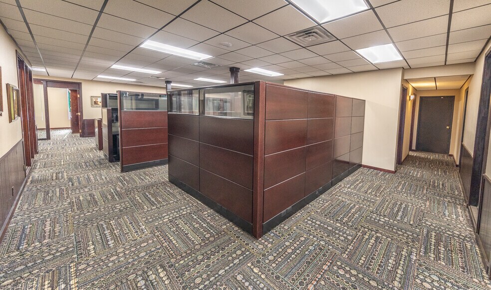 More Photos Of 23 Briercroft Office Park, Lubbock Office For Lease