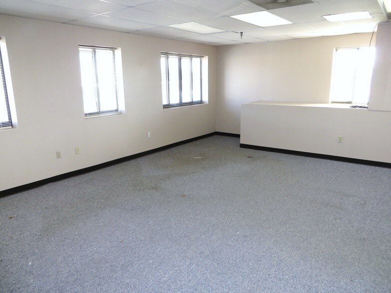 More Photos Of 5714 Industry Ln, Frederick Warehouse For Lease