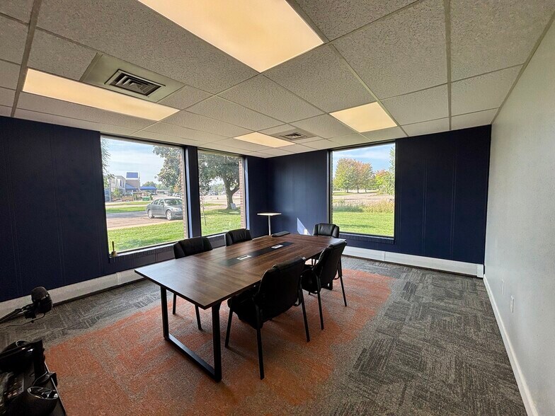 More Photos Of 1231 Roth Dr, Lansing Office For Sale