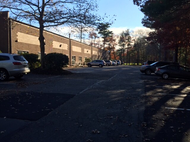 More Photos Of 104 Longwater Dr, Norwell Light Distribution For Lease