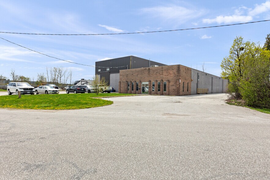 More Photos Of 1725 Rossi Dr, Tecumseh Distribution For Sale
