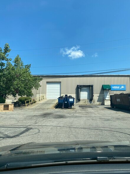 More Photos Of 4558-4568 E 71st St, Cleveland Flex For Lease