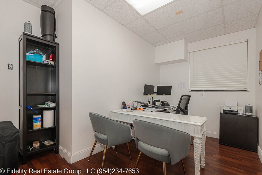 More Photos Of 3650 Coral Ridge Dr, Coral Springs Light Manufacturing For Sale