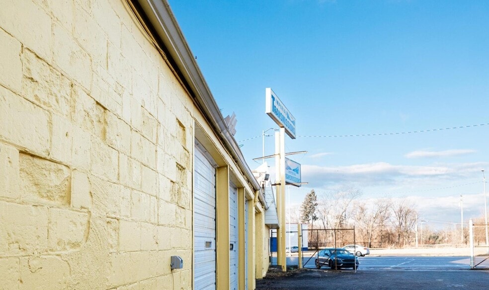 More Photos Of 13118 Gratiot Ave, Detroit Auto Repair For Sale