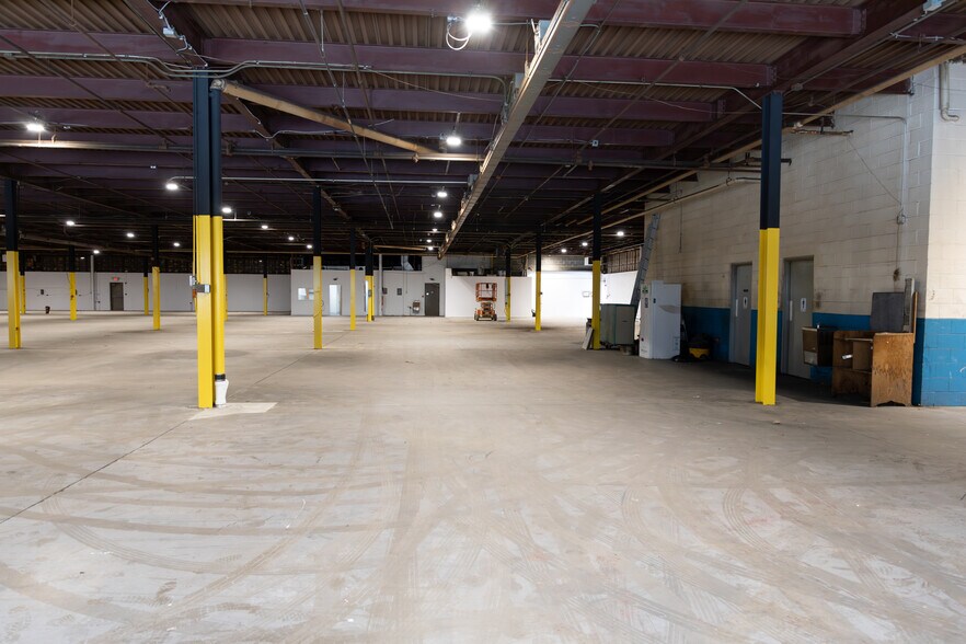 More Photos Of 125 Butler Dr, Hazleton Warehouse For Lease