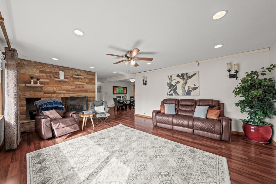 More Photos Of 327 S Miller Rd, Fairlawn Assisted Living For Sale