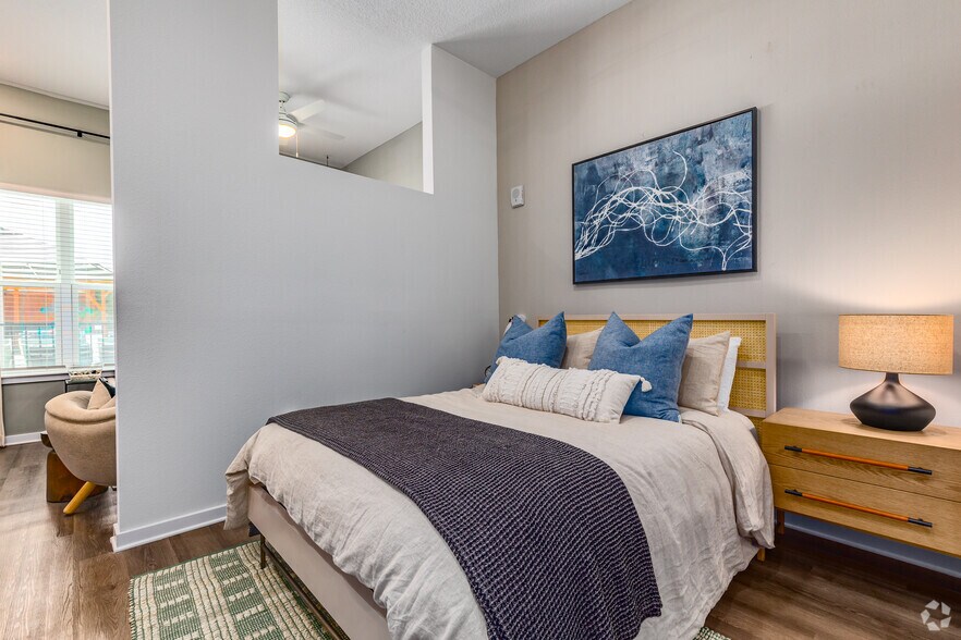 More Photos Of 1647 E Colonial Dr, Orlando Apartments For Sale