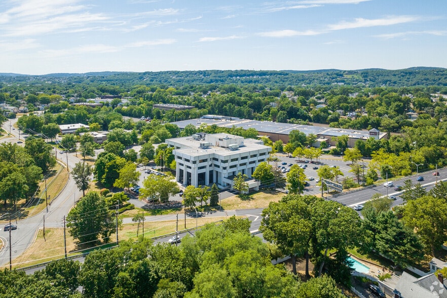 More Photos Of 208 Harristown Rd, Glen Rock Office For Lease