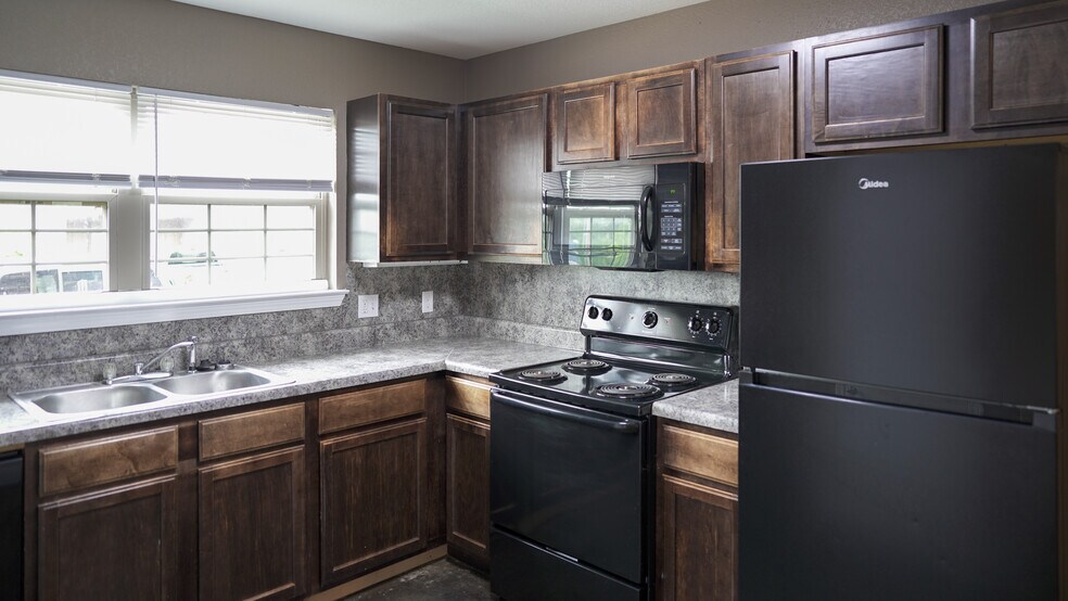 More Photos Of 2500 Ridgeland Cir, Pocahontas Apartments For Sale