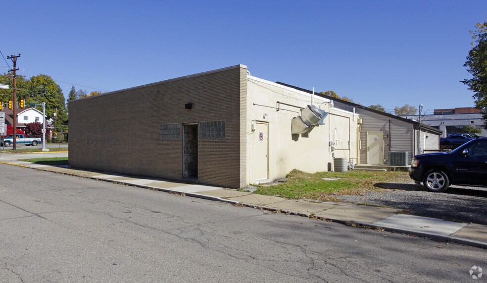 More Photos Of 1000-1010 Broadview Blvd, Brackenridge Freestanding For Lease