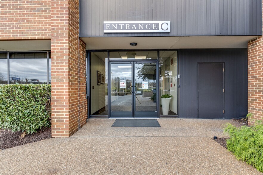 More Photos Of 301 S Perimeter Park Dr, Nashville Office For Lease