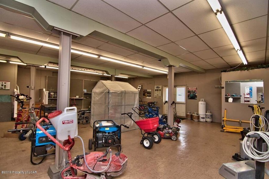 More Photos Of 541 State Route 93, Sugarloaf Light Distribution For Lease